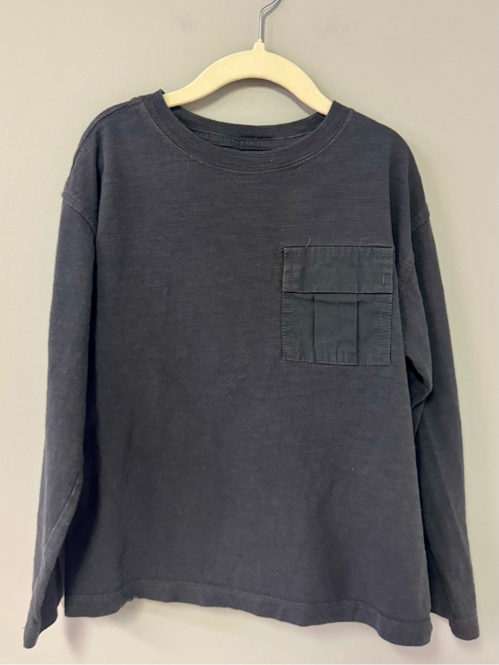 Old Navy Long Sleeve Crewneck Tee in Charcoal